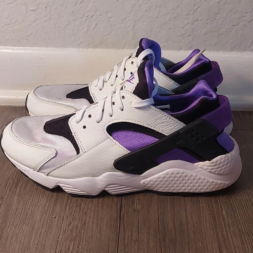 Nike Huarache Men's White Black Purple Athletic Shoes - Picture 2 of 10